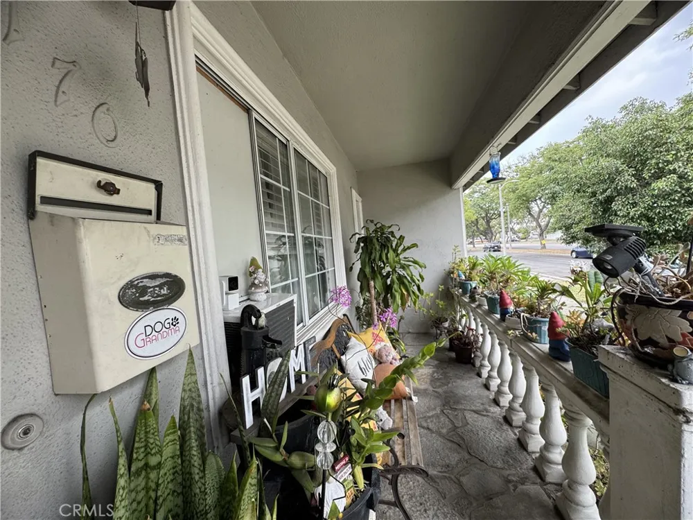 6170 Downey Avenue Long Beach, CA 90805