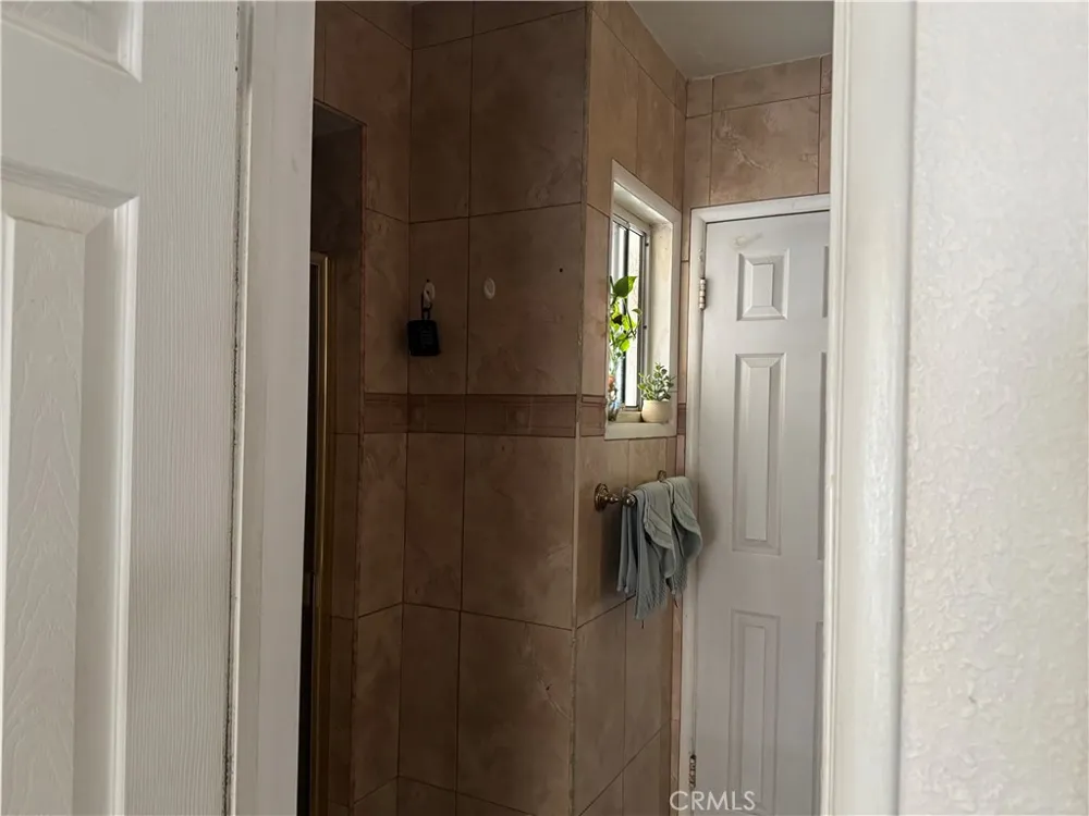 6170 Downey Avenue Long Beach, CA 90805