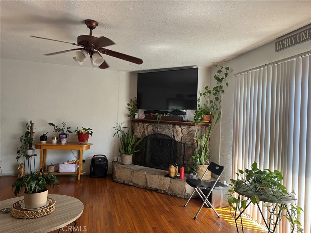 6170 Downey Avenue Long Beach, CA 90805