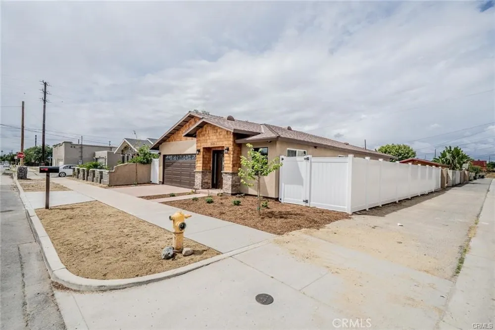 263 S 7th Street Colton, CA 92324