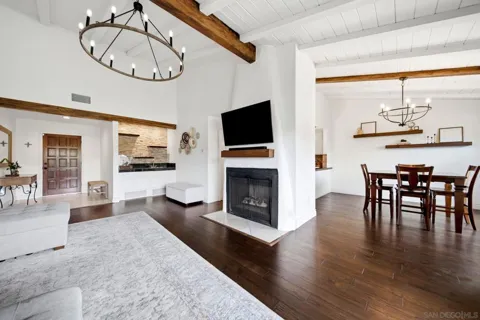 1126 San Jacinto