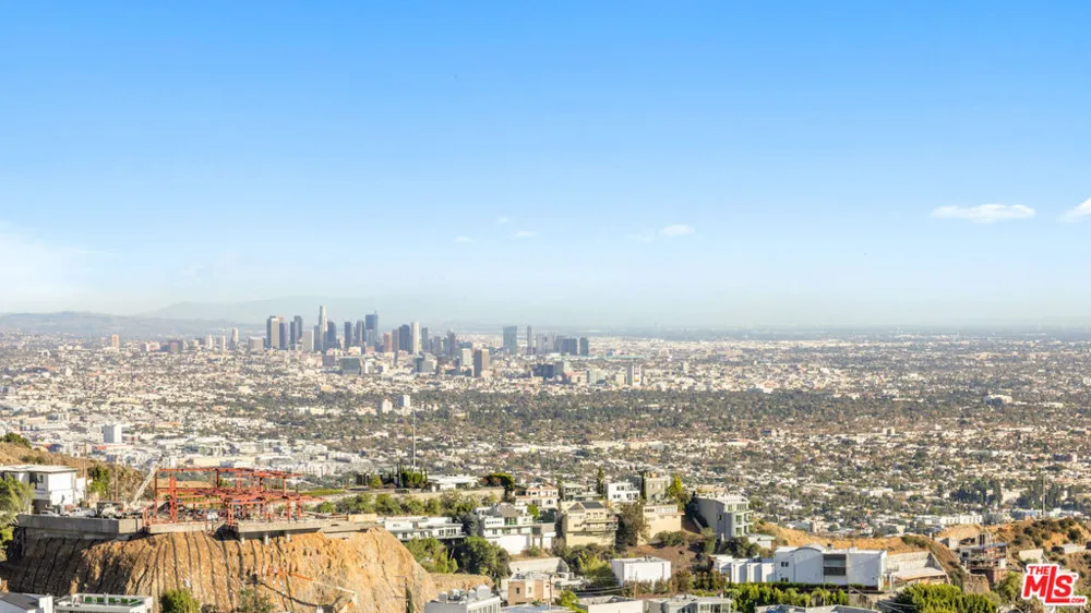 2231 Sunset Plaza Drive Los Angeles, CA 90069