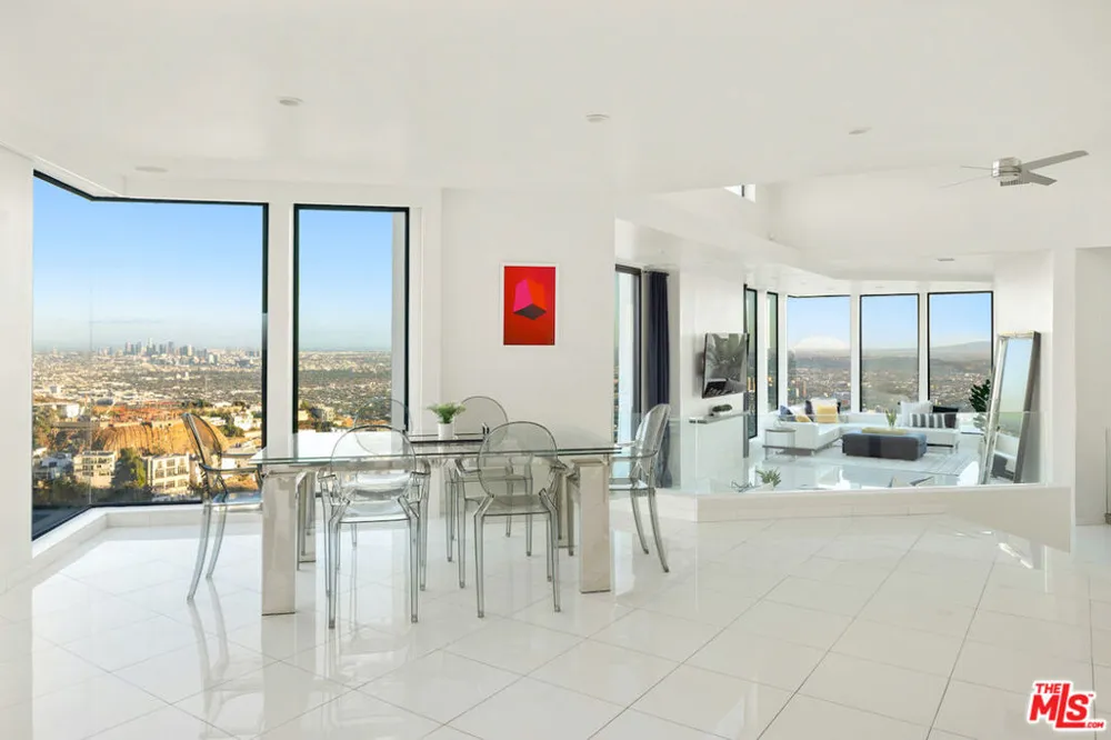 2231 Sunset Plaza Drive Los Angeles, CA 90069