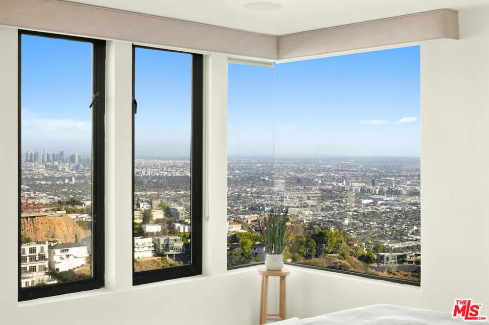 2231 Sunset Plaza Drive Los Angeles, CA 90069