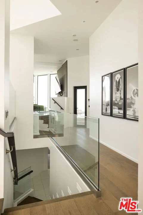 2231 Sunset Plaza Drive Los Angeles, CA 90069