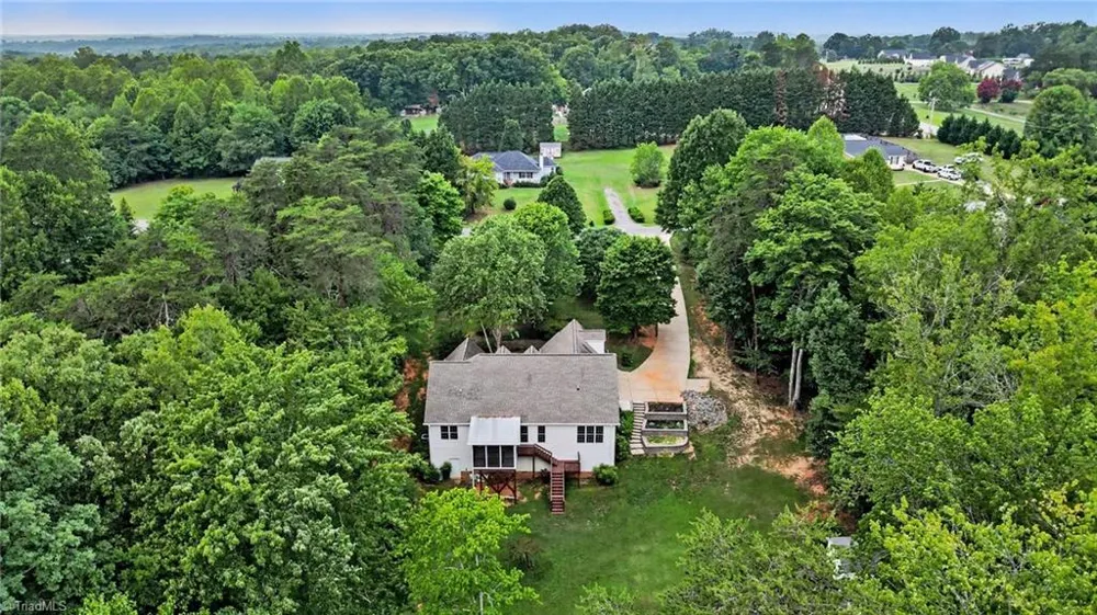 8602 Winding Hill Drive Stokesdale, NC 27357
