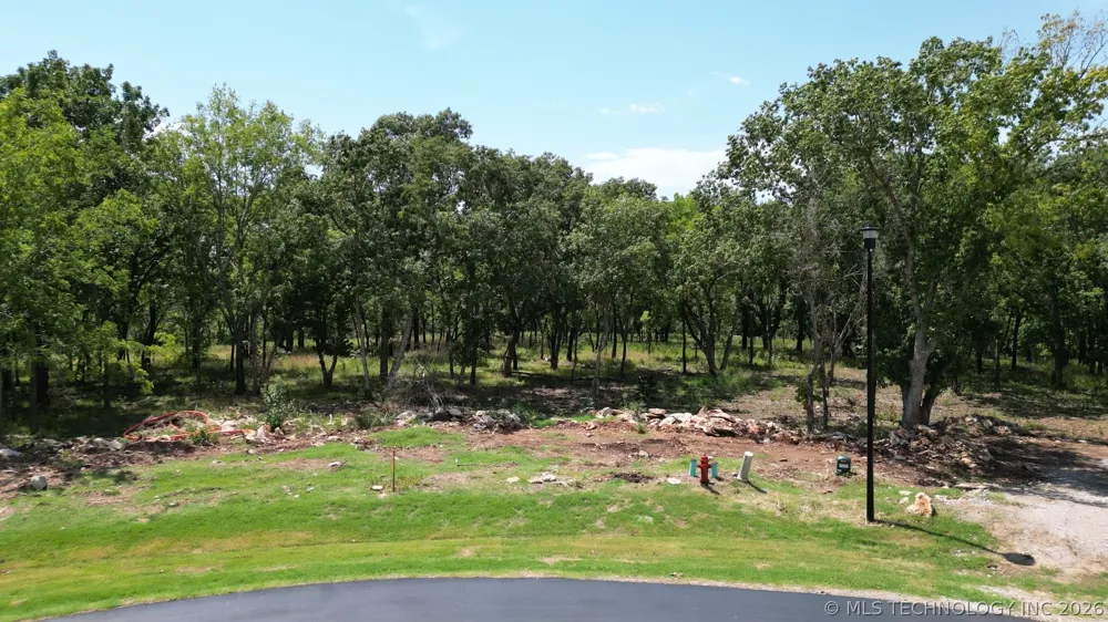 17686 E Falcon Pass Owasso, OK 74055
