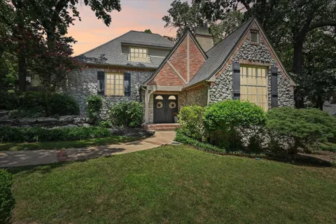 11234 S 67th EastCourt