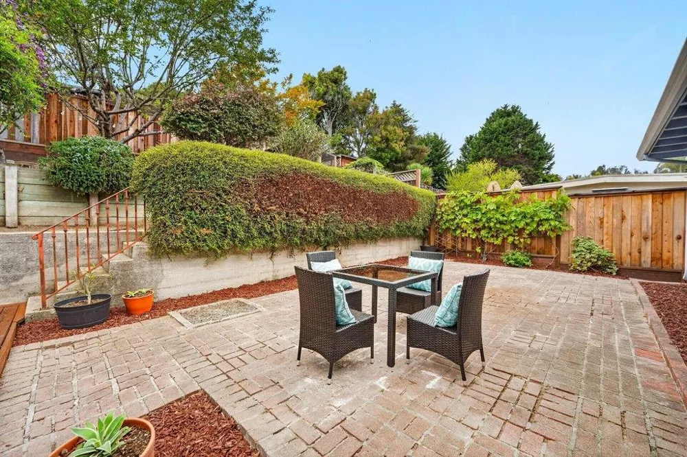 1585 San Andreas Road Watsonville, CA 95076
