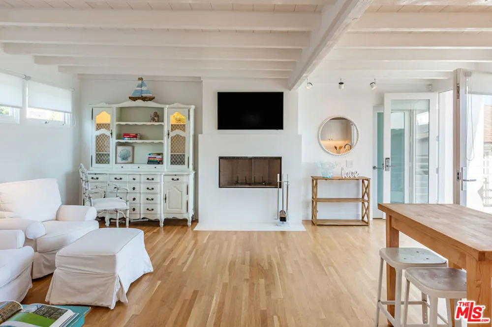 25212 Malibu Road Malibu, CA 90265