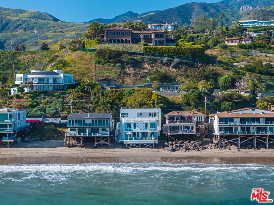 25212 Malibu Road Malibu, CA 90265
