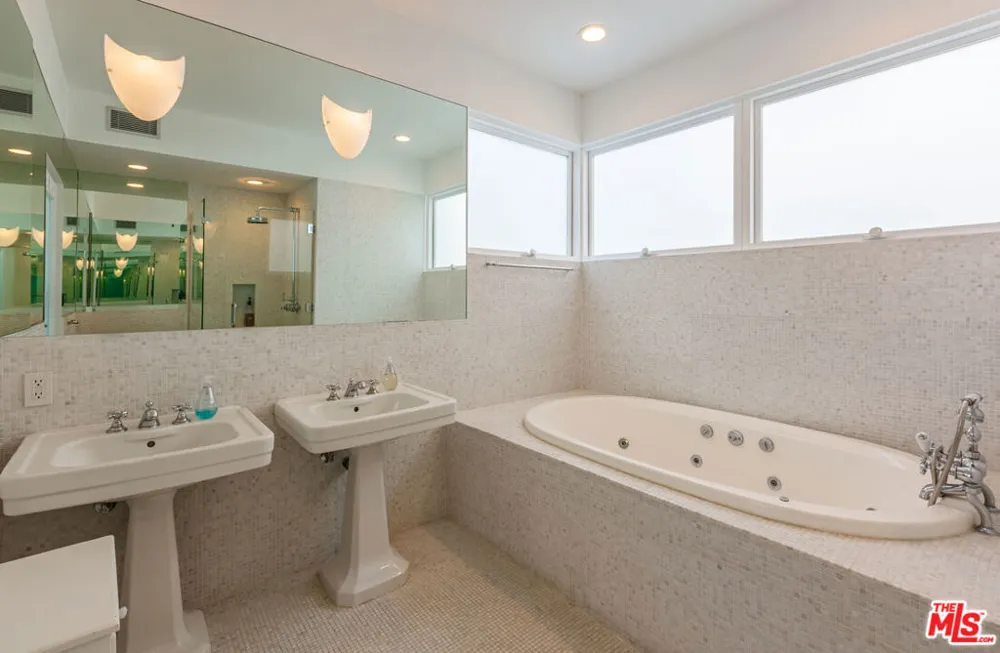 25212 Malibu Road Malibu, CA 90265