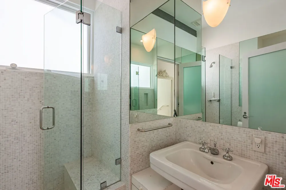 25212 Malibu Road Malibu, CA 90265