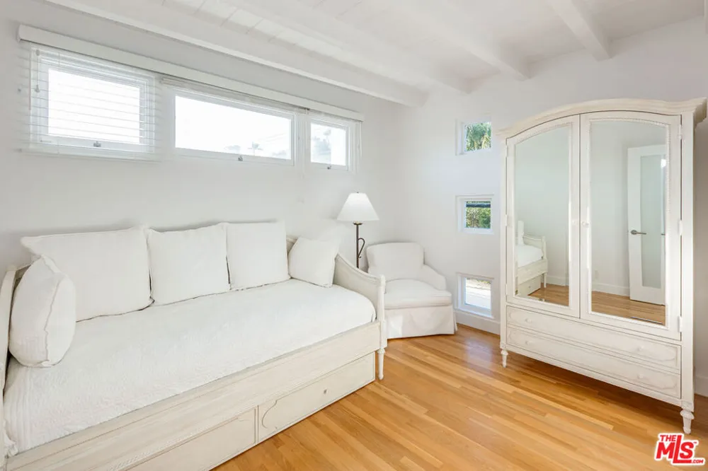 25212 Malibu Road Malibu, CA 90265