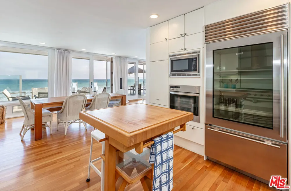 25212 Malibu Road Malibu, CA 90265