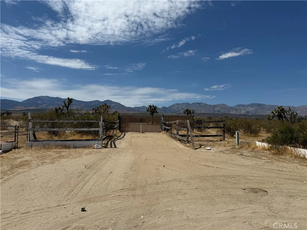 PB HWY VIC 187th Street E Llano, CA 93544