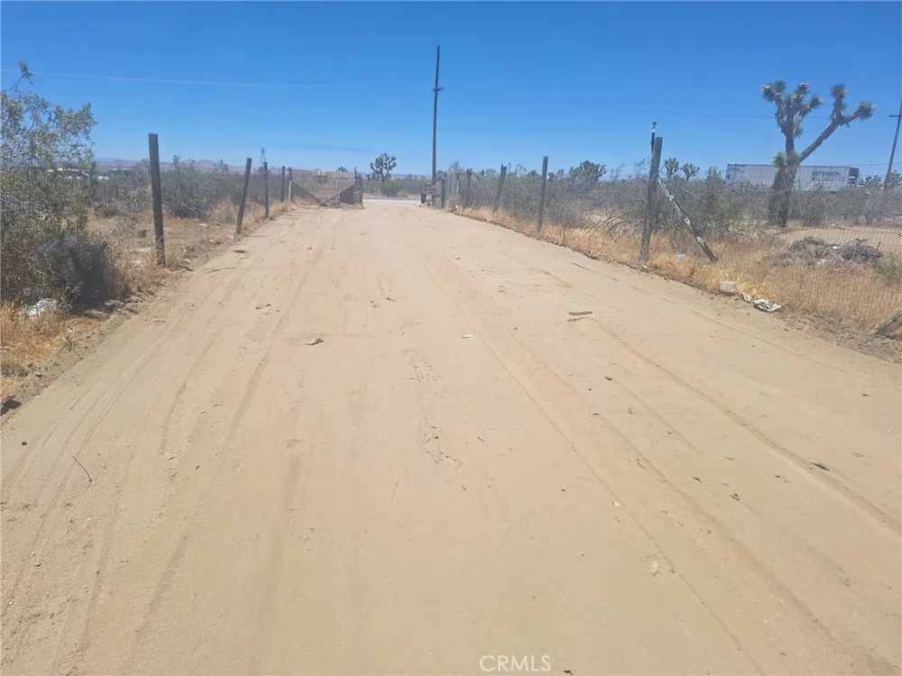 PB HWY VIC 187th Street E Llano, CA 93544