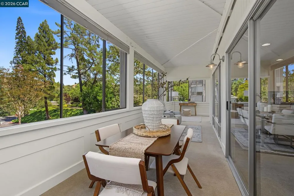 1108 Fairlawn Court #8 Walnut Creek, CA 94595