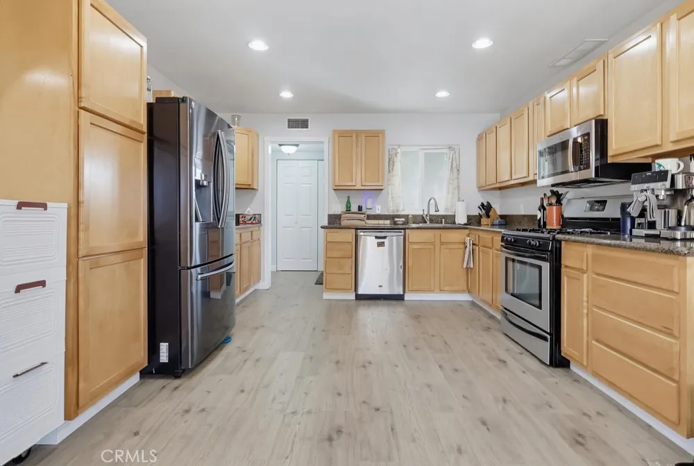 19655 E Covina Covina, CA 91724