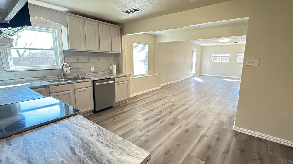 4706 Sachse Road Sachse, TX 75048