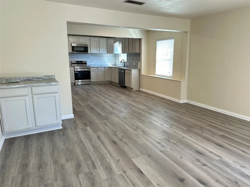 4706 Sachse Road Sachse, TX 75048