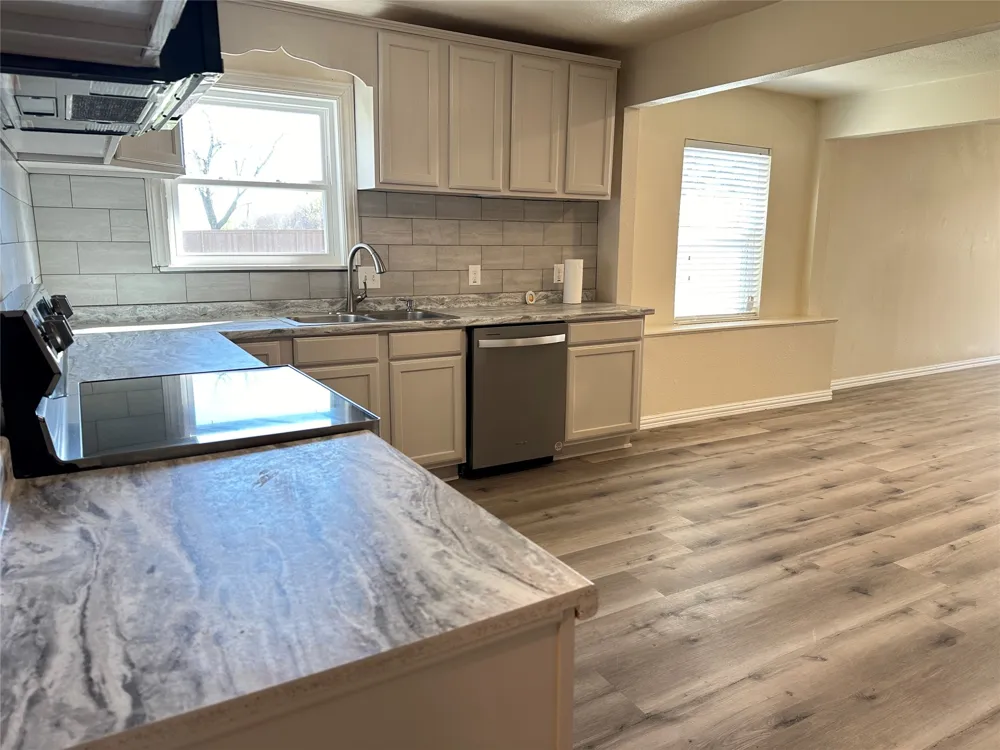 4706 Sachse Road Sachse, TX 75048