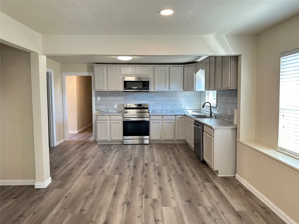 4706 Sachse Road Sachse, TX 75048