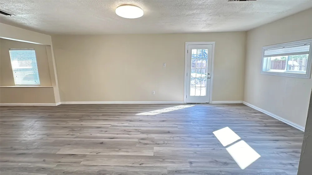 4706 Sachse Road Sachse, TX 75048