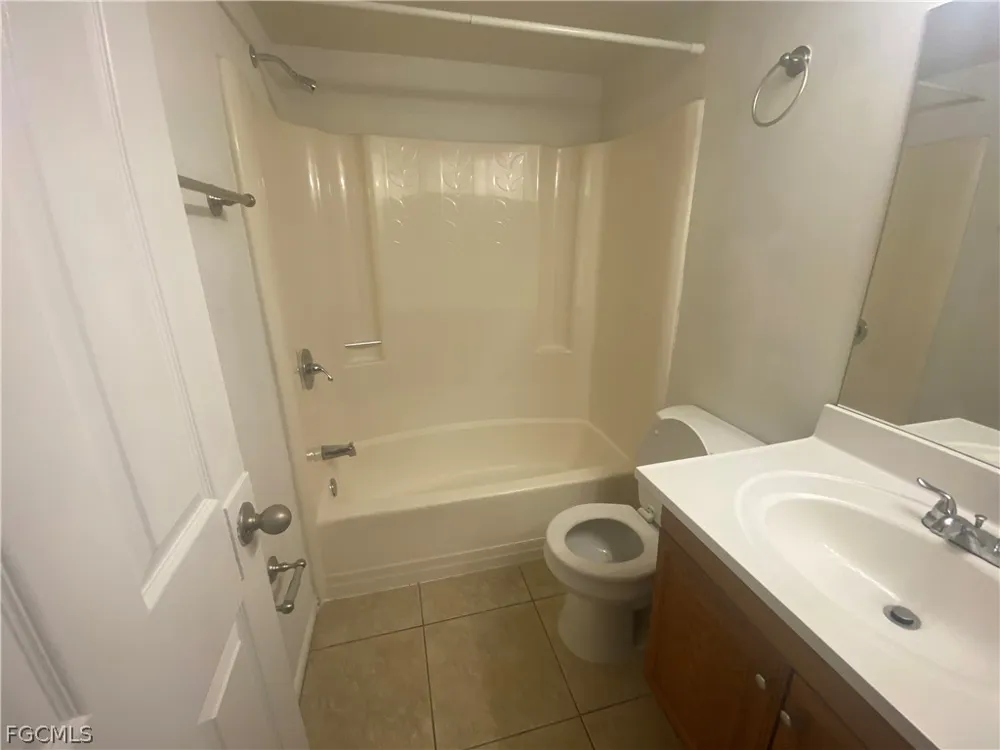 Park Windsor Drive #405 Fort Myers, FL 33901