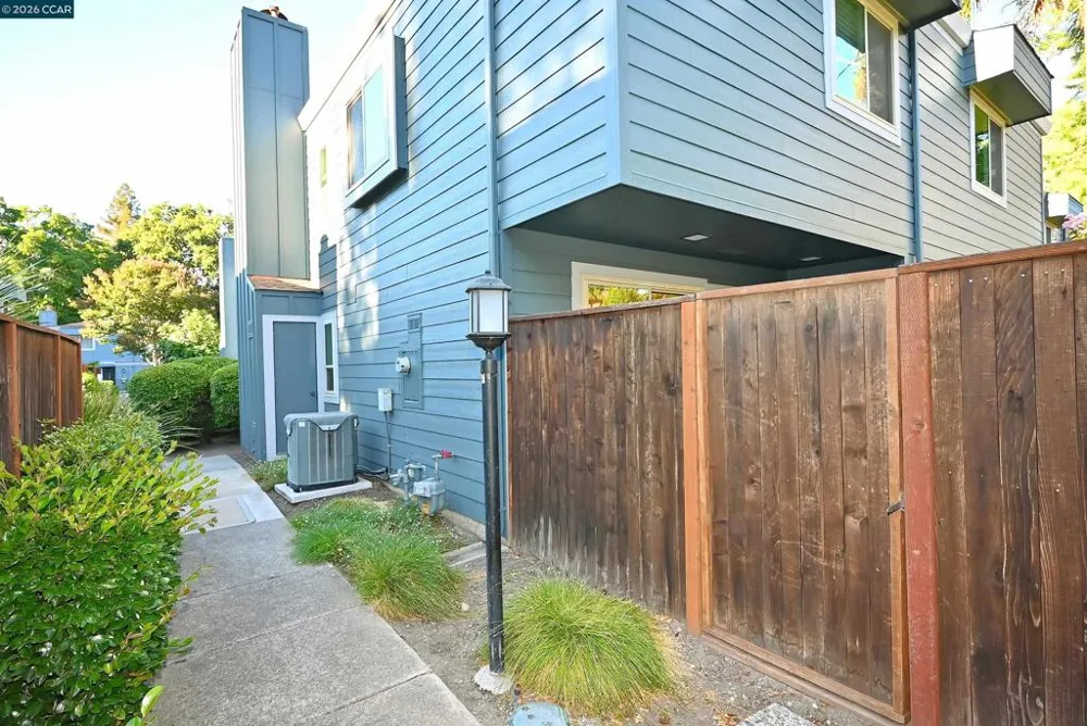1290 Honey Trail Walnut Creek, CA 94597
