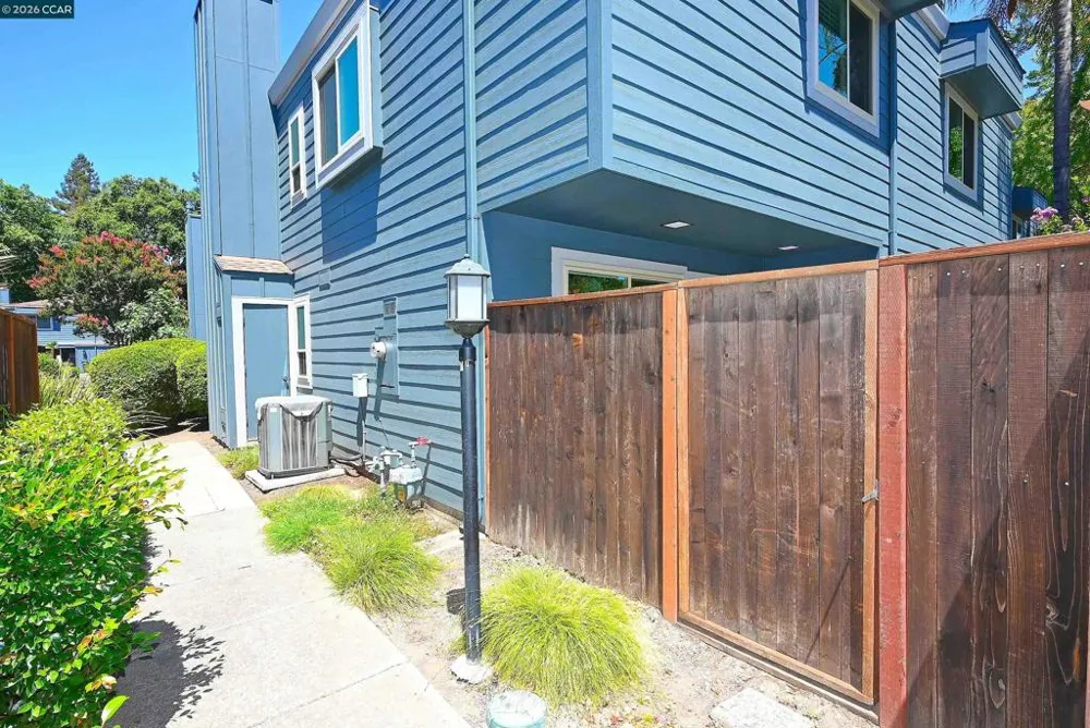 1290 Honey Trail Walnut Creek, CA 94597