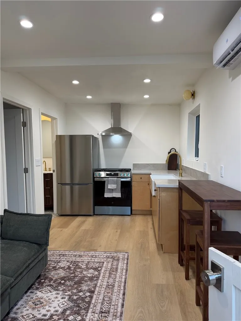 3454 W 48th Street Windsor Hills, CA 90043