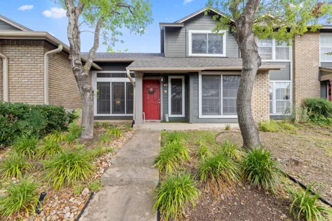 1015 E Yager Lane #115