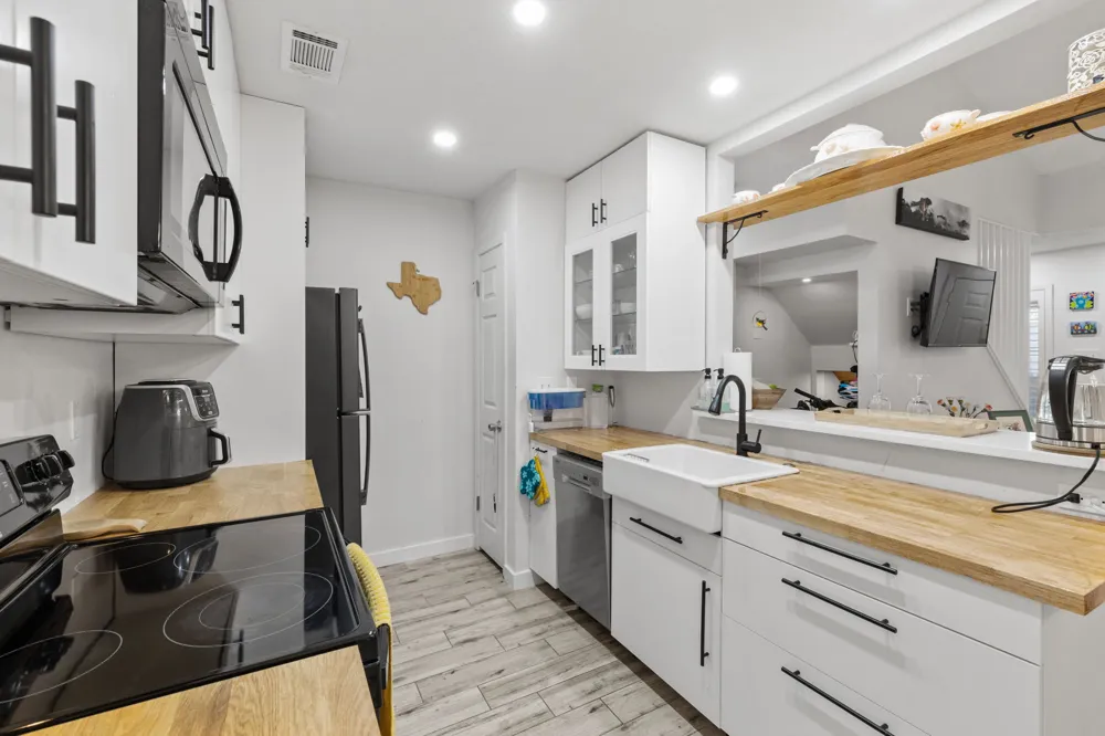 1015 E Yager Lane #115 Austin, TX 78753
