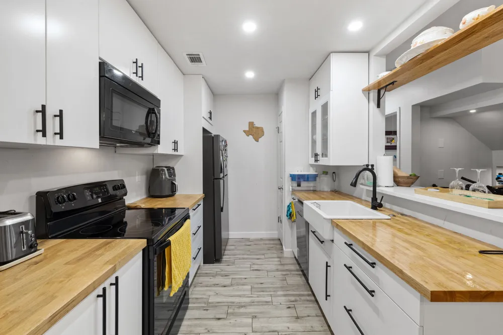 1015 E Yager Lane #115 Austin, TX 78753