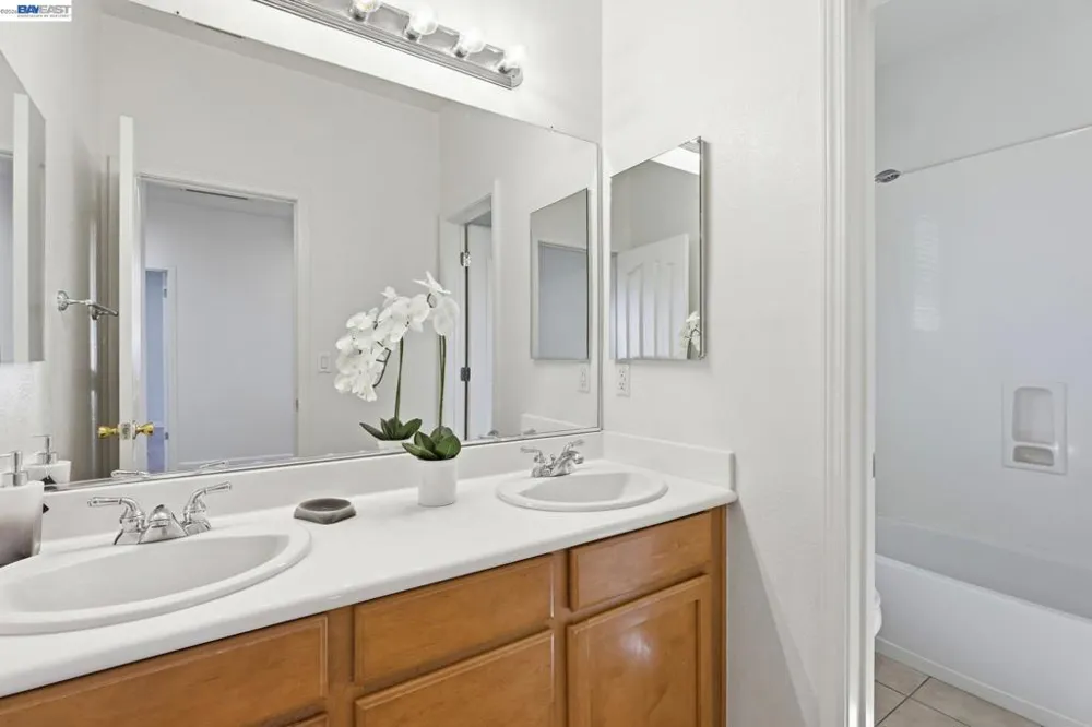 24 E Heritage Dr Mountain House, CA 95391