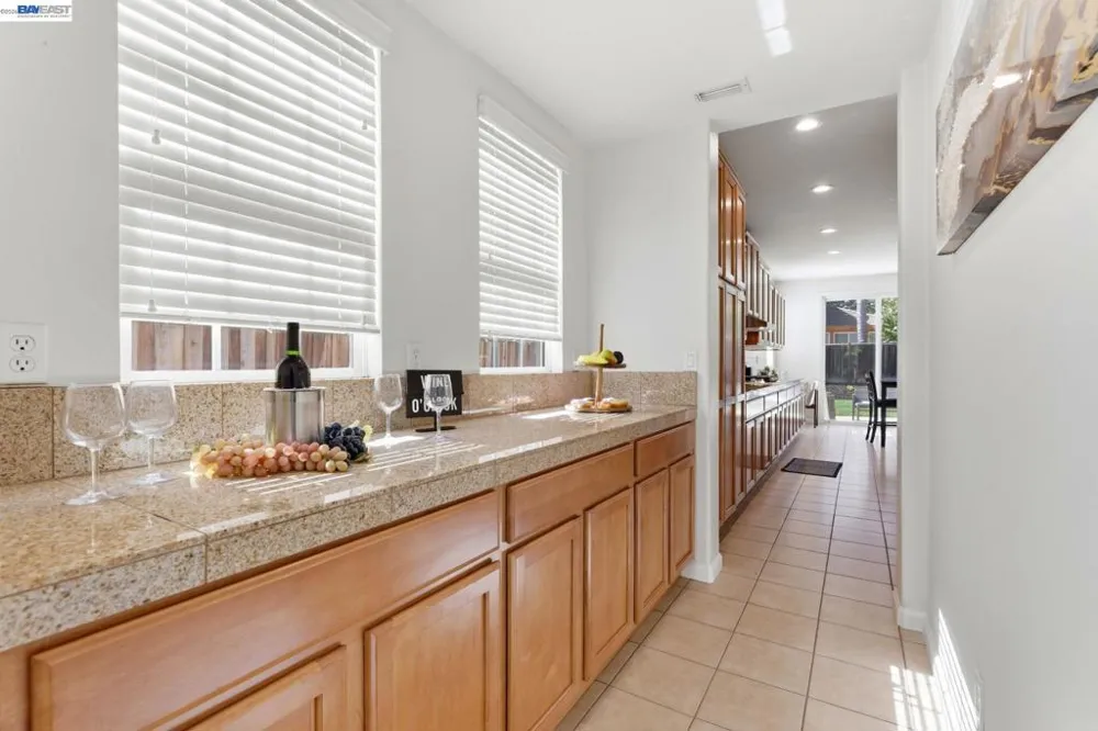 24 E Heritage Dr Mountain House, CA 95391