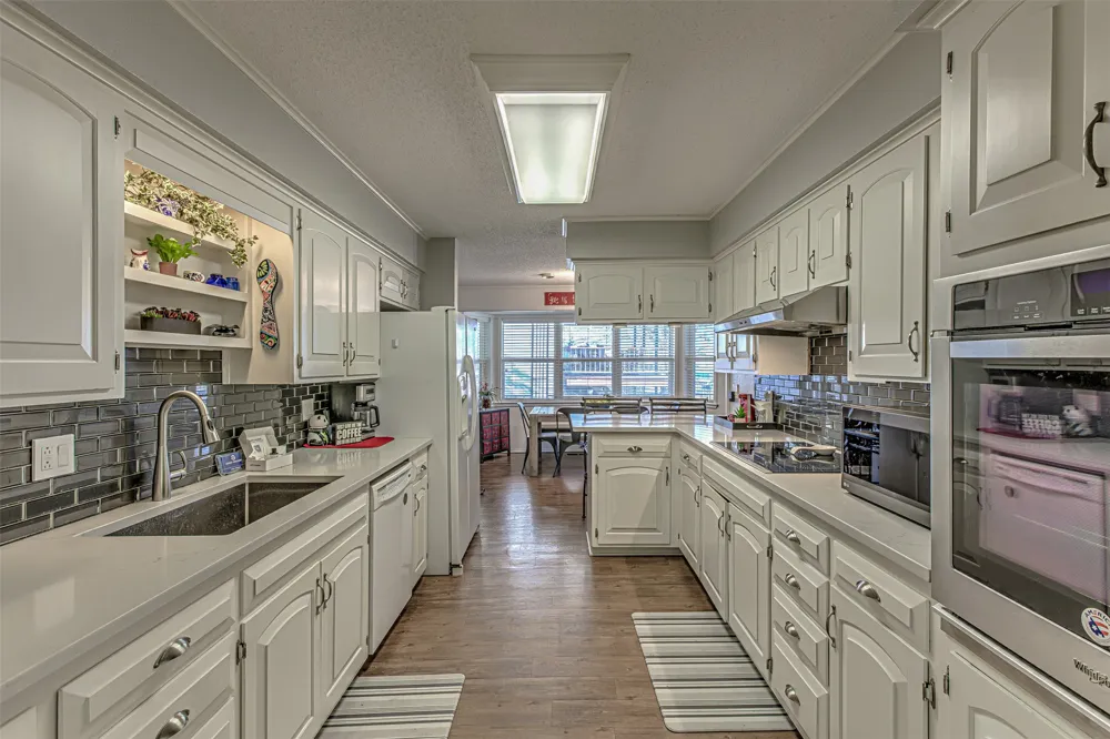 208 Riverside Drive Kingsland, TX 78639