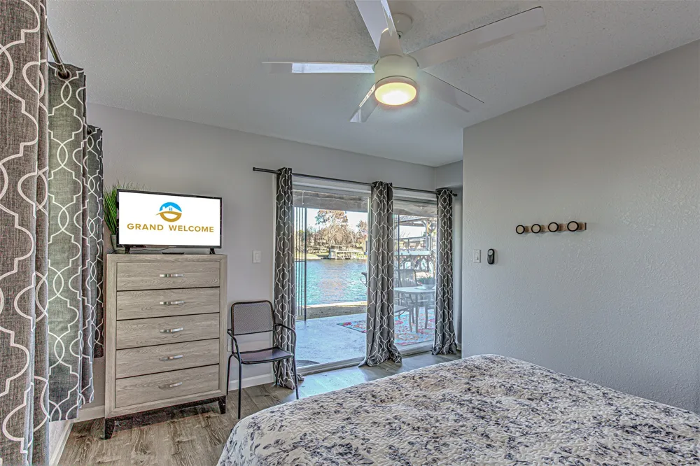 208 Riverside Drive Kingsland, TX 78639