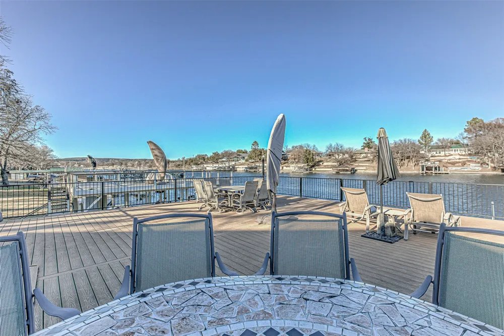 208 Riverside Drive Kingsland, TX 78639