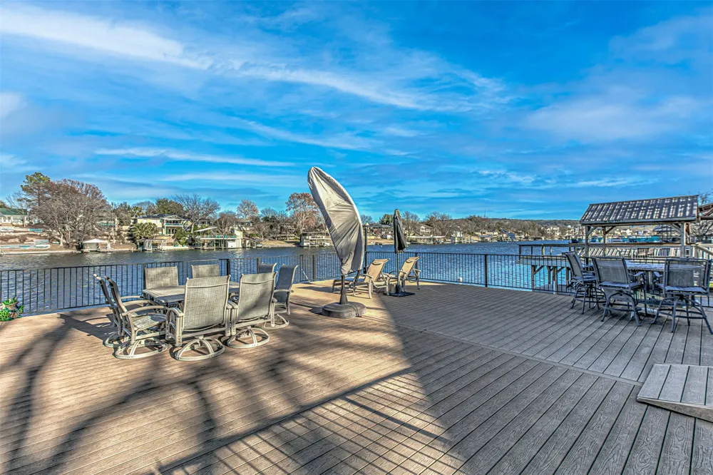 208 Riverside Drive Kingsland, TX 78639