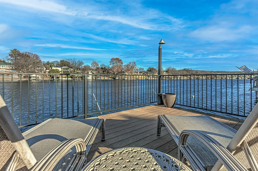 208 Riverside Drive Kingsland, TX 78639