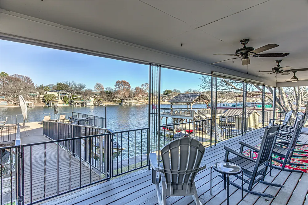 208 Riverside Drive Kingsland, TX 78639