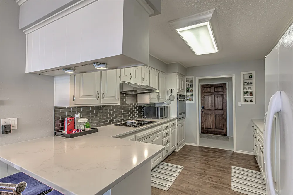 208 Riverside Drive Kingsland, TX 78639