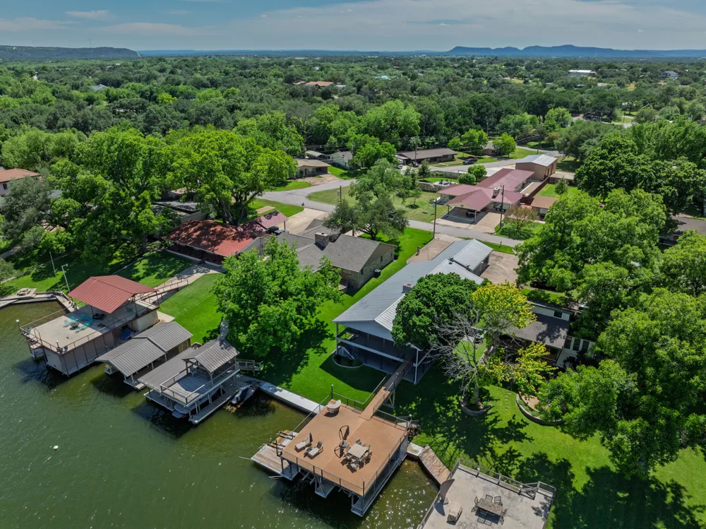 208 Riverside Drive Kingsland, TX 78639