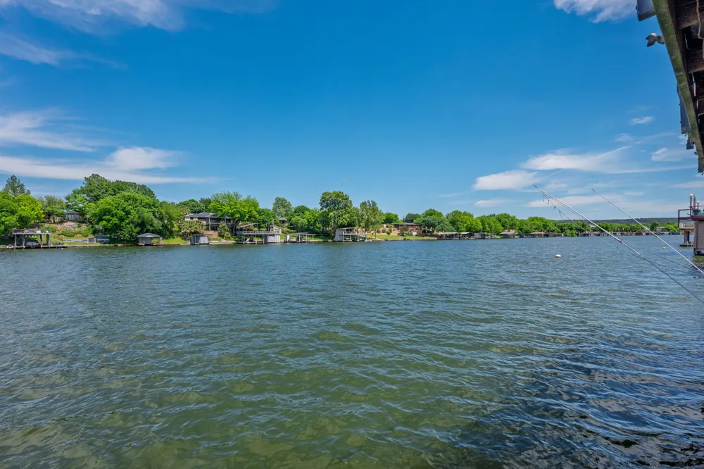 208 Riverside Drive Kingsland, TX 78639
