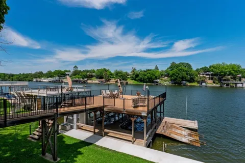 208 Riverside Drive