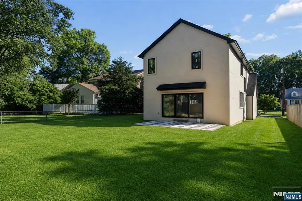 514 High Street Closter, NJ 07624