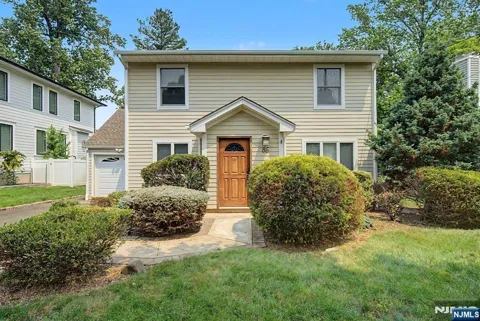 86 Hazelton Terrace