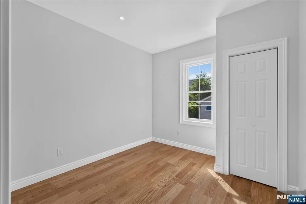 15 Morrissee Avenue Wallington, NJ 07057